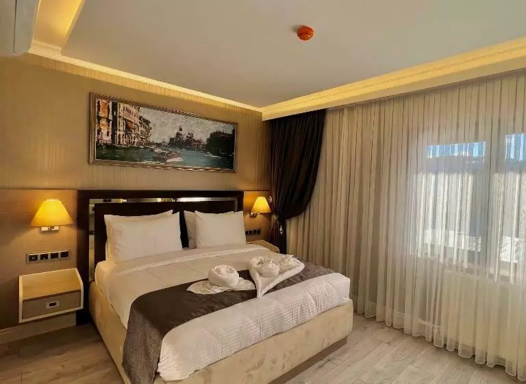 Mq Hotel Suites
