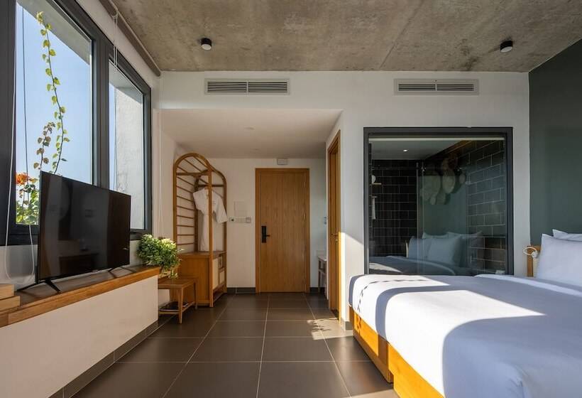 هتل The Leaf Boutique Oceanfront