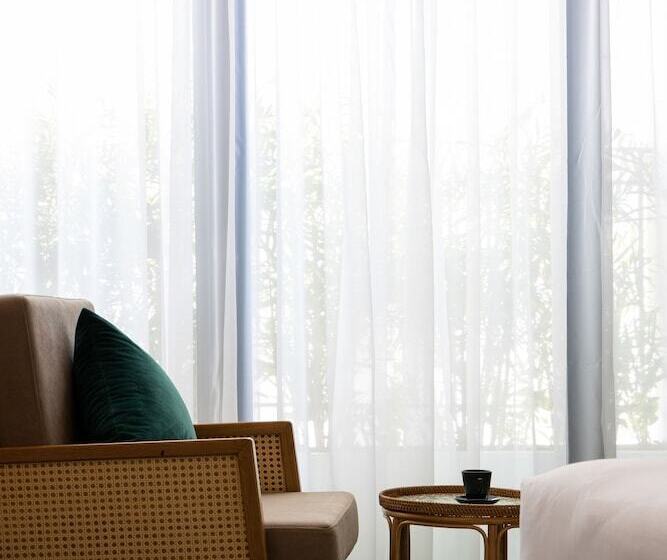 هتل The Leaf Boutique Oceanfront