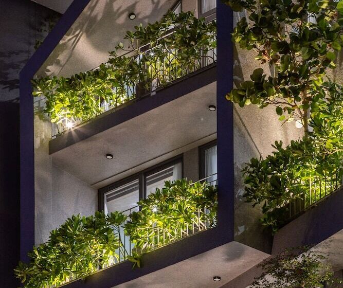 هتل The Leaf Boutique Oceanfront