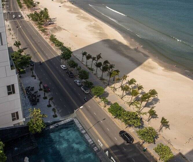 هتل The Leaf Boutique Oceanfront