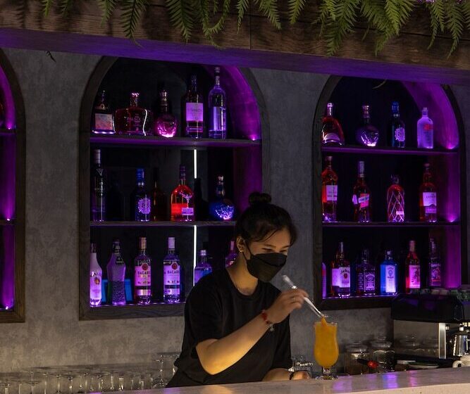 هتل The Leaf Boutique Oceanfront