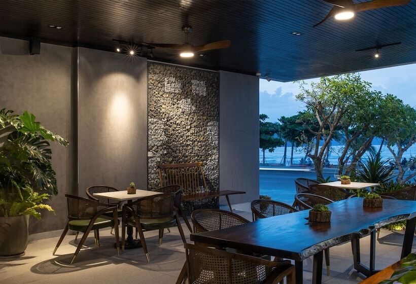 هتل The Leaf Boutique Oceanfront