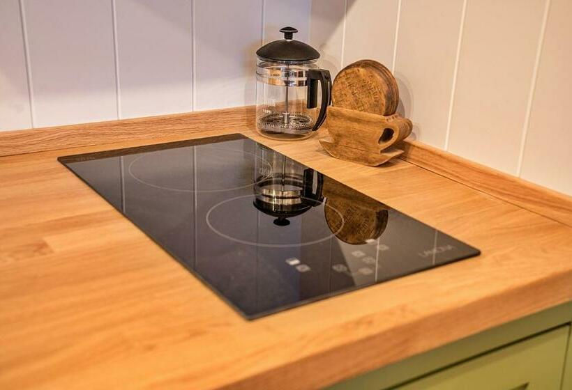 בית מלון כפרי Finest Retreats   The Shepherd S Hut At Northcombe Farm