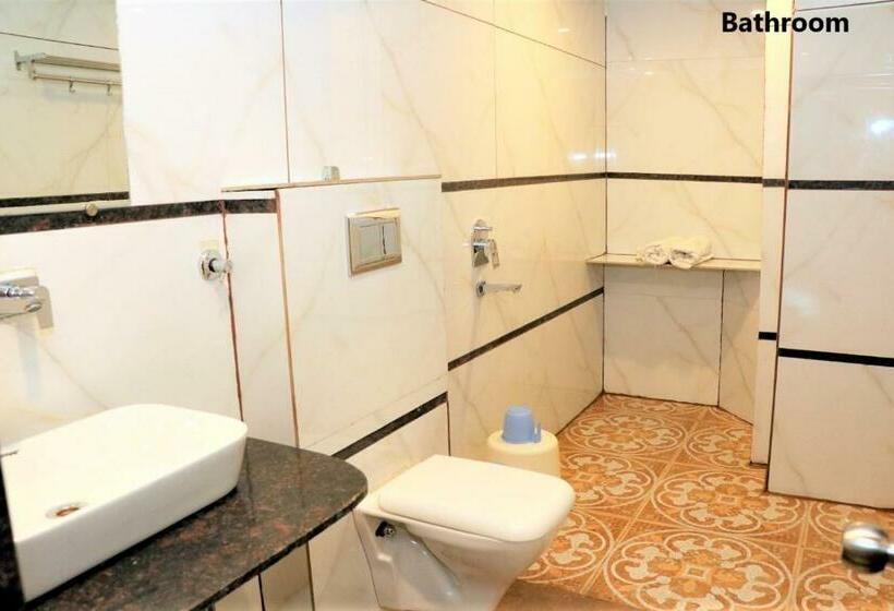 Beyond Stay Hotel Pachmarhi