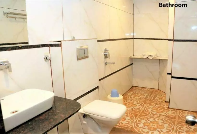 Beyond Stay Hotel Pachmarhi