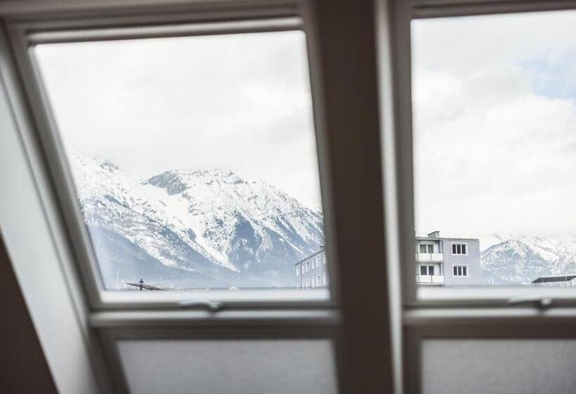 Myquartier Central City Suites