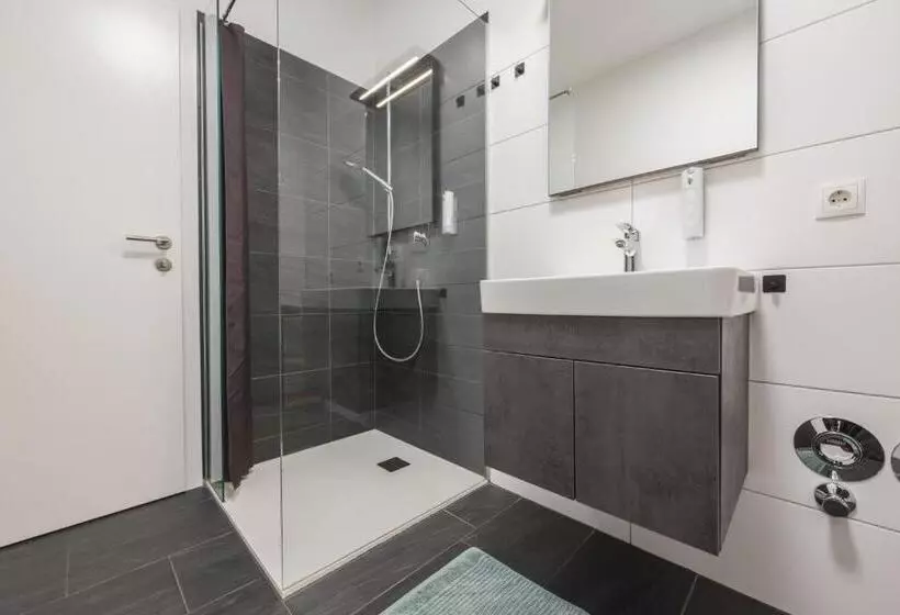 Myquartier Central City Suites