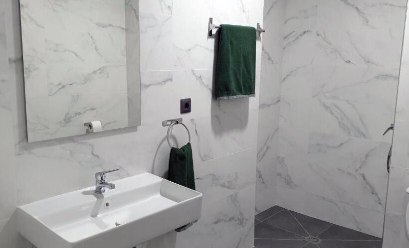 בית מלון כפרי Guggenheim Riverview Hbi01297