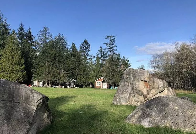 Hotelli Lopez Farm Cottages & Tent Camping