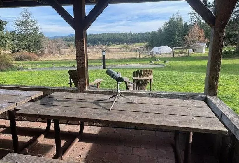 Hotelli Lopez Farm Cottages & Tent Camping