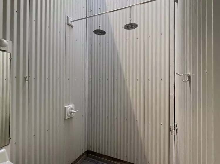 Hotelli Lopez Farm Cottages & Tent Camping