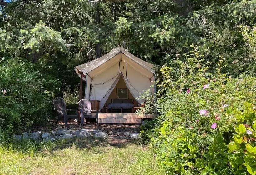 Hotelli Lopez Farm Cottages & Tent Camping