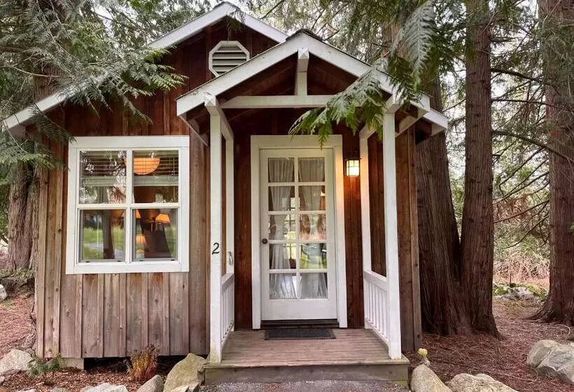 Hotelli Lopez Farm Cottages & Tent Camping