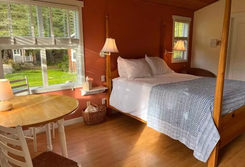 Hotelli Lopez Farm Cottages & Tent Camping