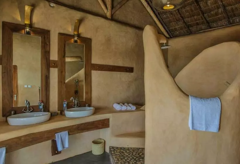 هتل Olobe Lodge