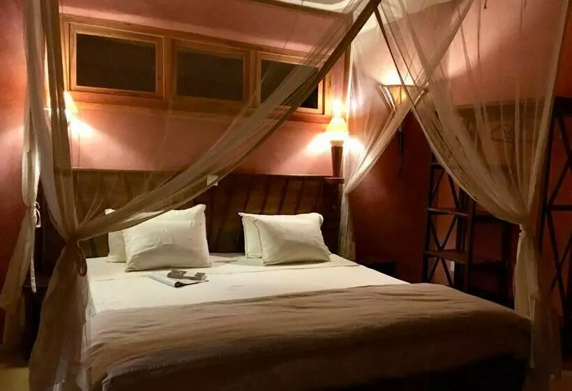 هتل Olobe Lodge