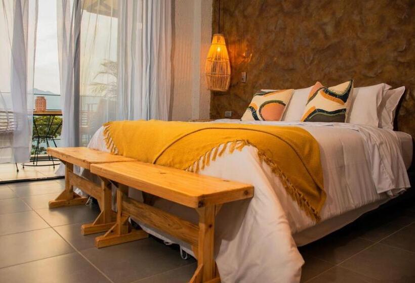 בית מלון כפרי Santuario Luxury Eco