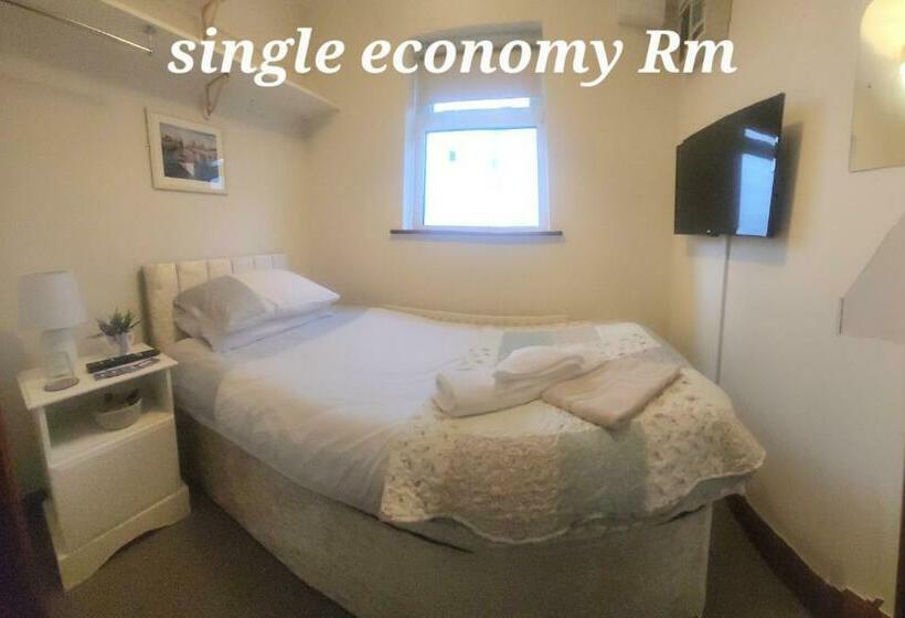 פנסיון Avalon House