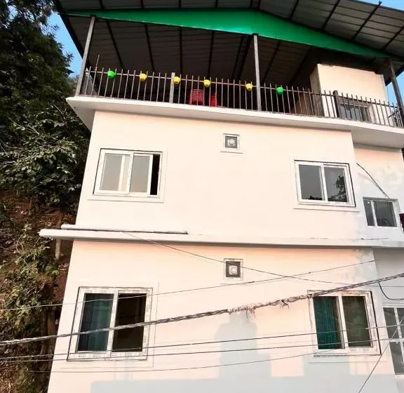 ホテル D Socialz Hostel