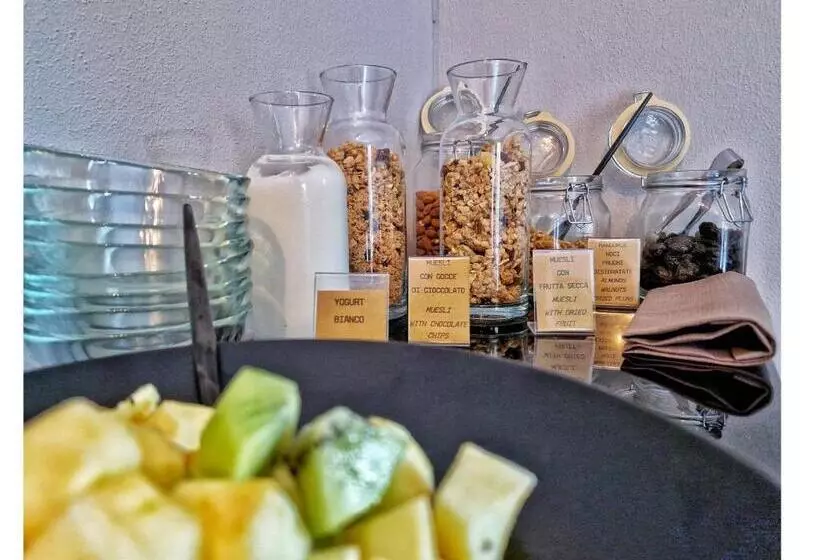 Garage47 Storica Officina Meccanica Loft B&b In Pienza