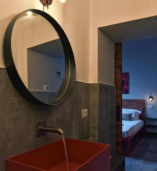 Garage47 Storica Officina Meccanica Loft B&b In Pienza