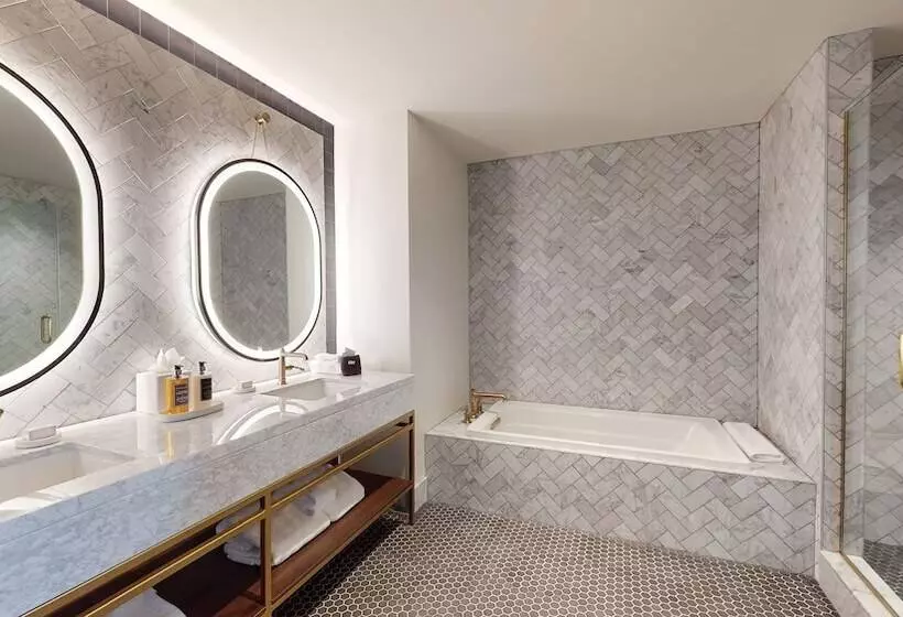 Hotelli The Restoration Asheville