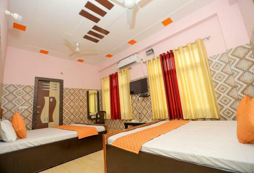 Pensão Anand Varsha Luxury Stays