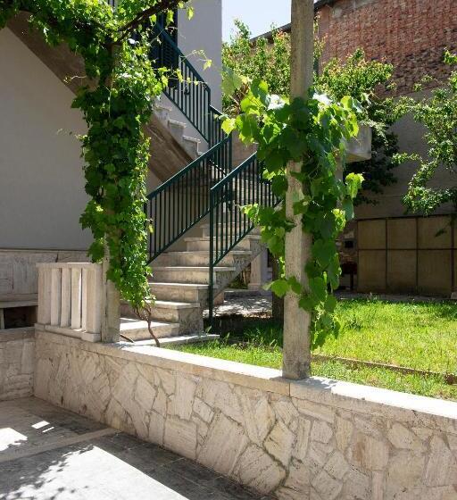 Пансион L Acqua E La Pietra