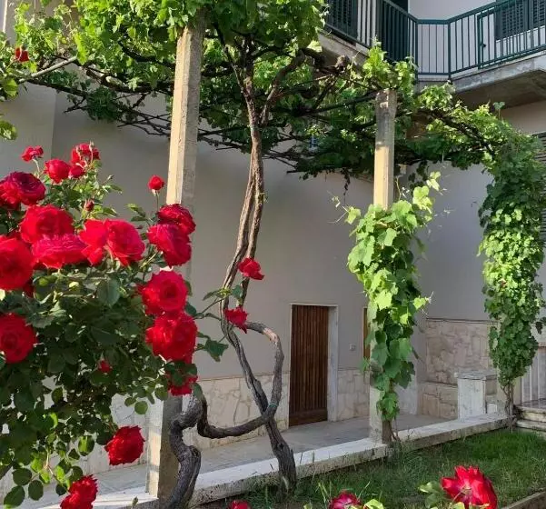 ペンション L Acqua E La Pietra