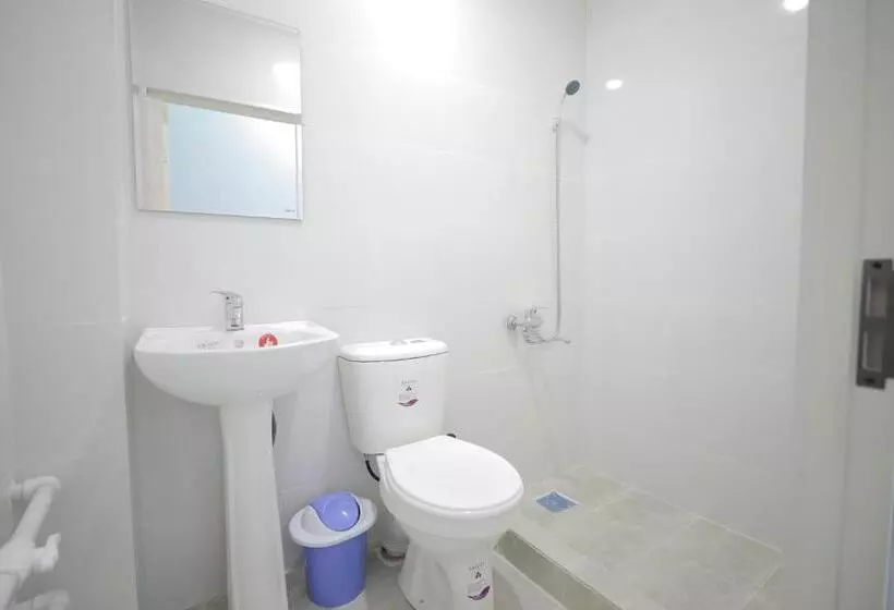S & D Hostel