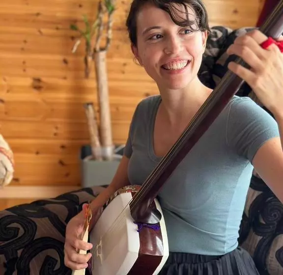 ペンション 津軽三味線と民謡 ゲストハウス繭子の宿