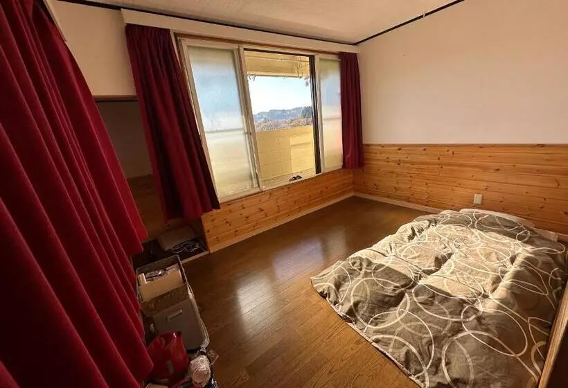 ペンション 津軽三味線と民謡 ゲストハウス繭子の宿