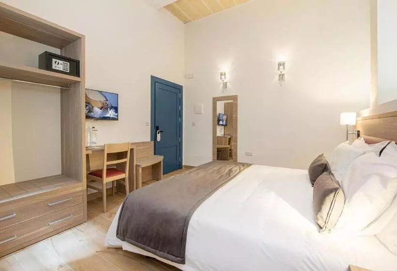 پانسیون Georges Boutique Living