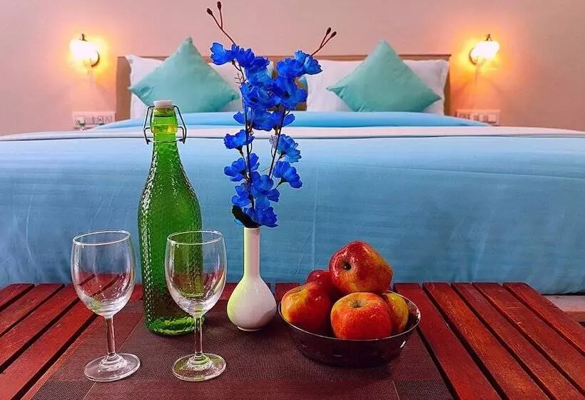 リゾートホテル Takhat Villa By Shrigo Hotels
