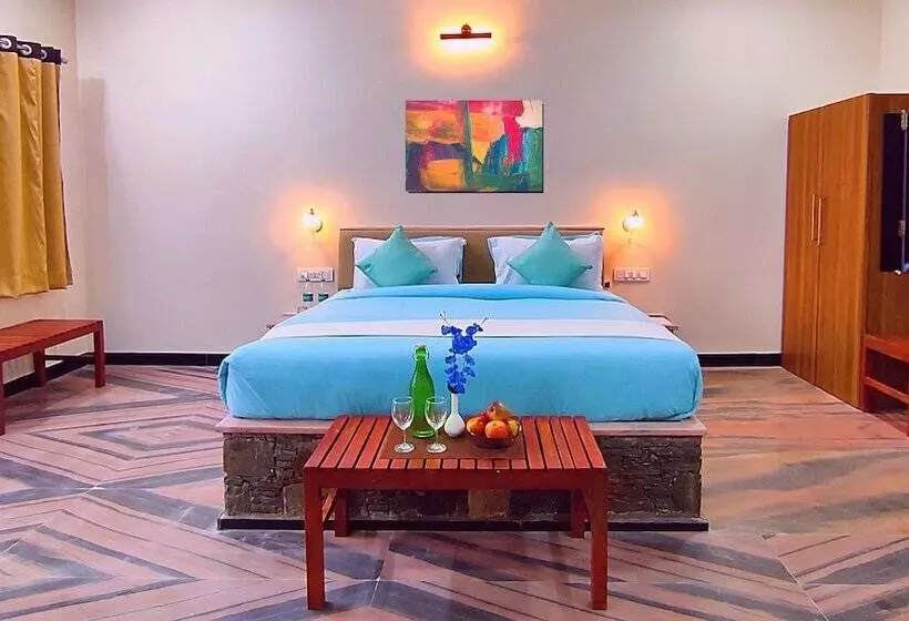 リゾートホテル Takhat Villa By Shrigo Hotels