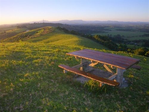 בית מלון כפרי Byron Bay Farm Cottages