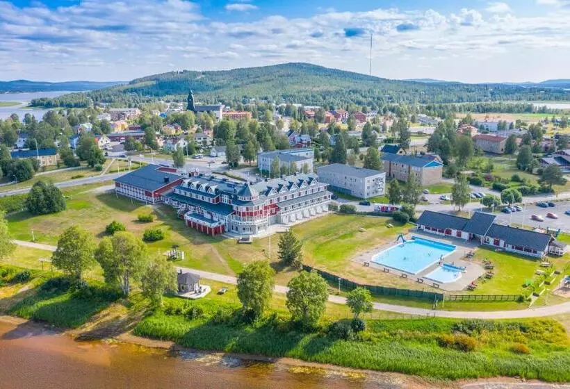 בית מלון כפרי Grand Arctic Resort