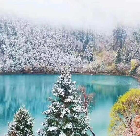 Отель Qianhe Rezen