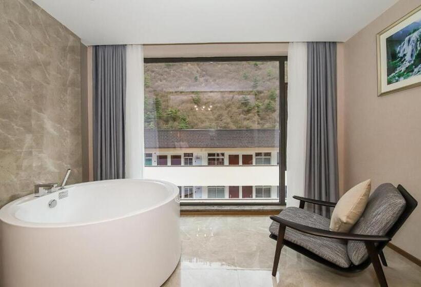 Отель Qianhe Rezen