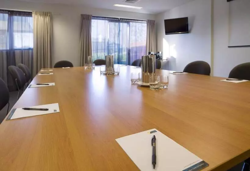 酒店 Quest Glen Waverley