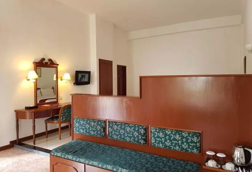 Hotel Sinabung Hills Berastagi