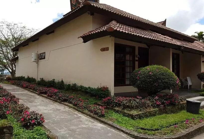 Hotel Sinabung Hills Berastagi