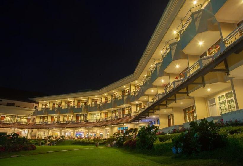 فندق Sinabung Hills Berastagi