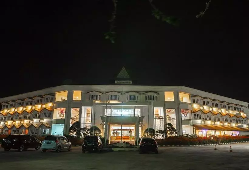 Hotel Sinabung Hills Berastagi