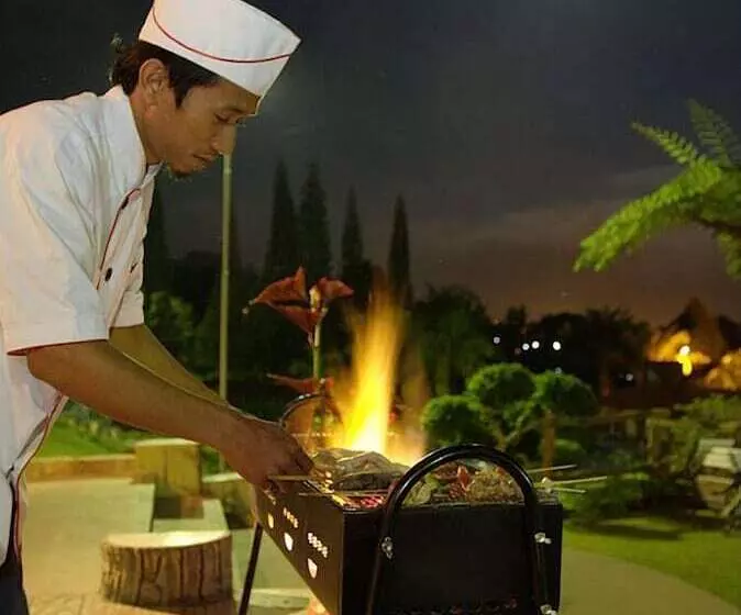 Hotel Sinabung Hills Berastagi