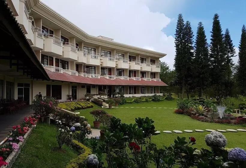 Hotel Sinabung Hills Berastagi