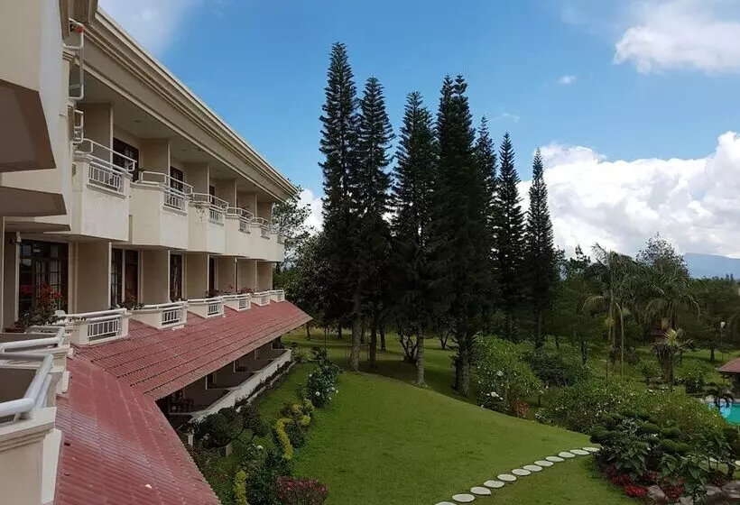 Hotel Sinabung Hills Berastagi