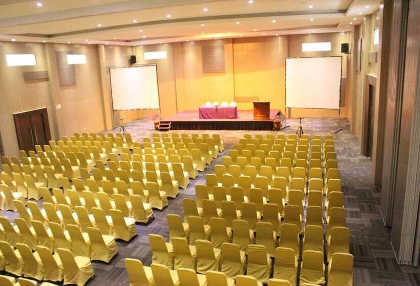 فندق Sinabung Hills Berastagi