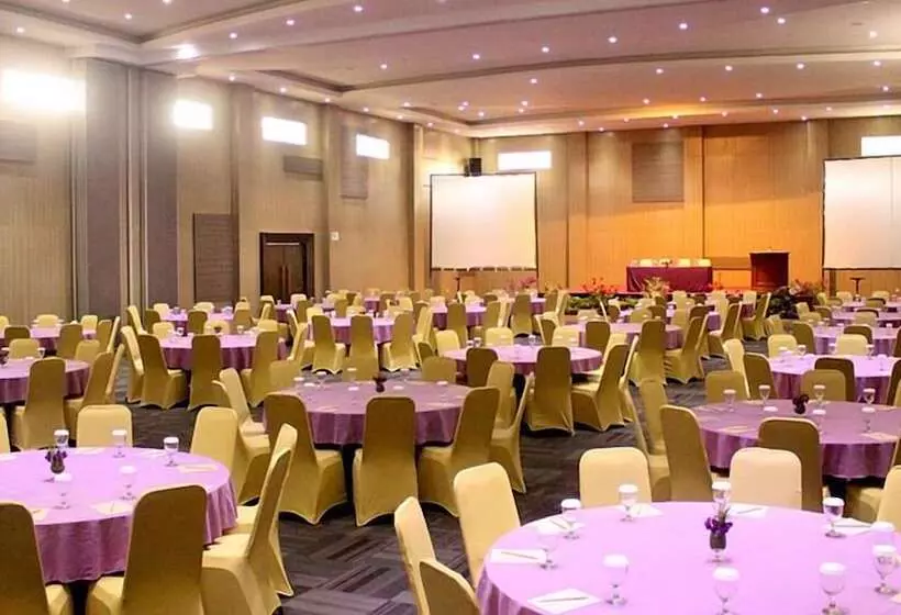 Hotel Sinabung Hills Berastagi